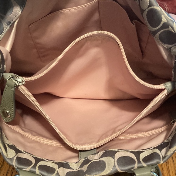 Coach - Vintage Silver/Gray Purse - Picture 7 of 9